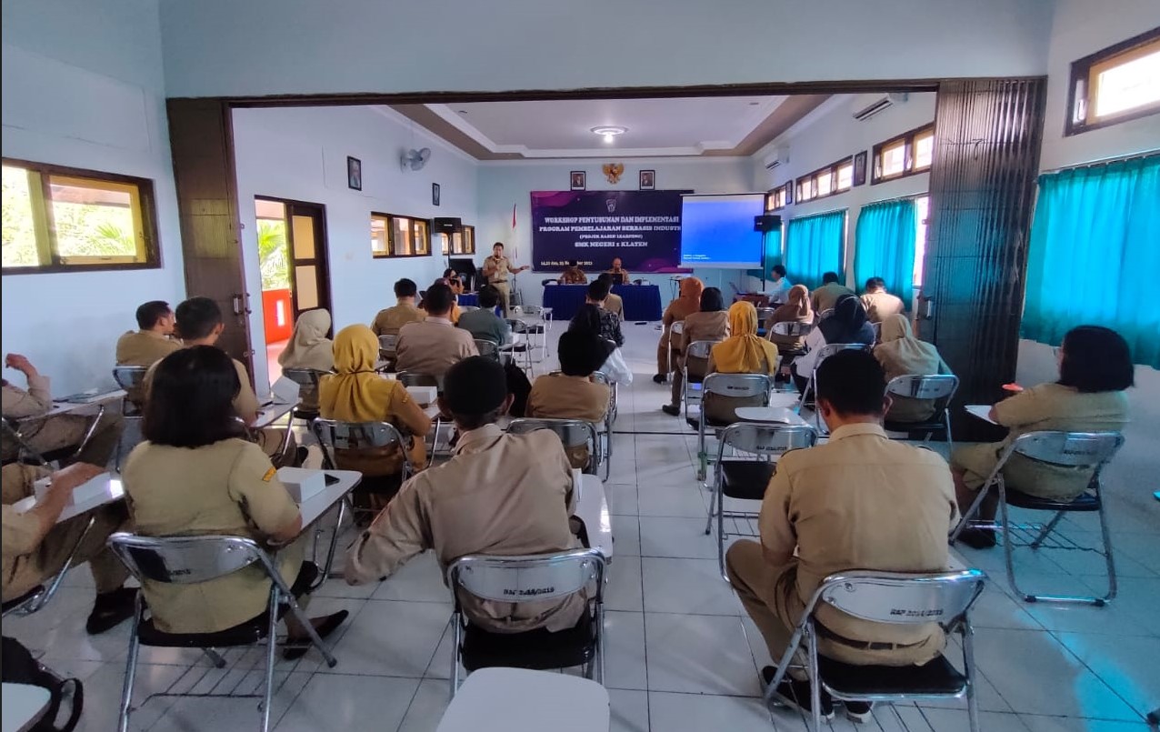 Workshop Implementasi Program Pembelajaran berbasis Industri (PjBL)