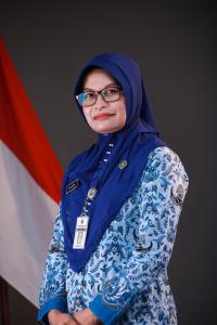 Bu Yuli Astutik